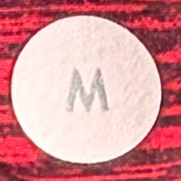 Lululemon Assert Shorts - Picture 3 of 3